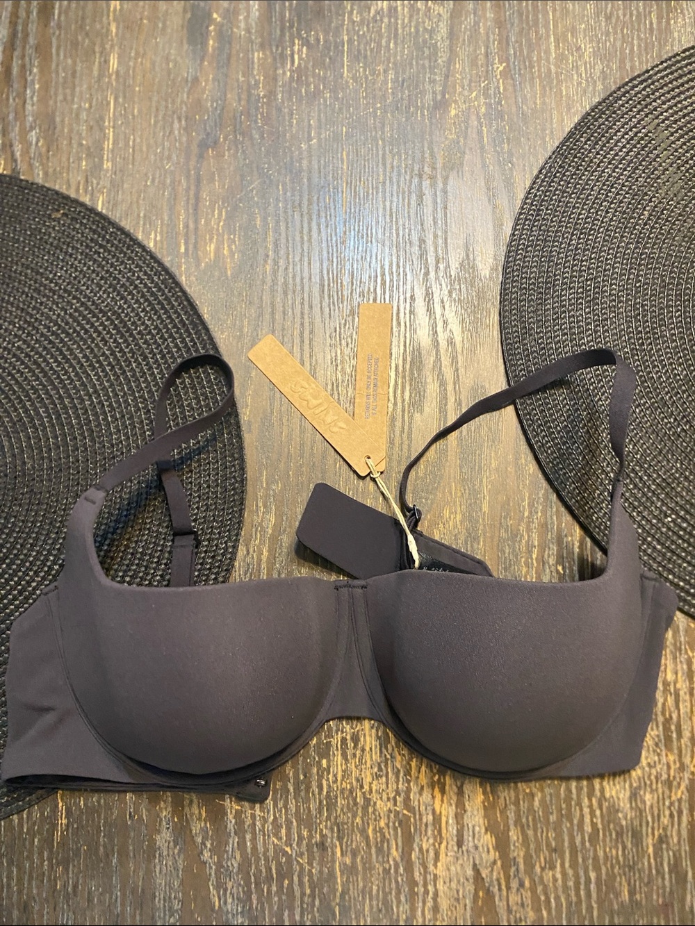 SKIMS Fits everybody lightly lined balconette Bra onyx NWT